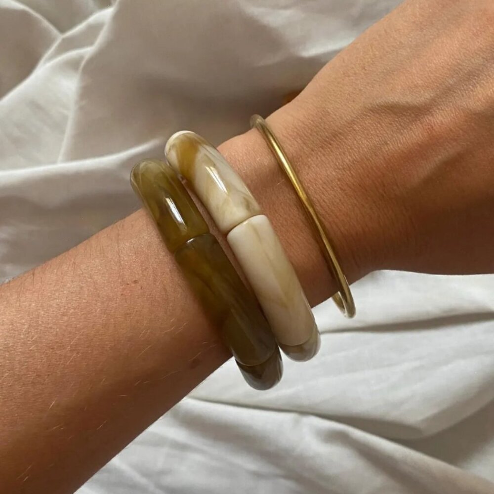 Vintage Resin Bangle Bracelet